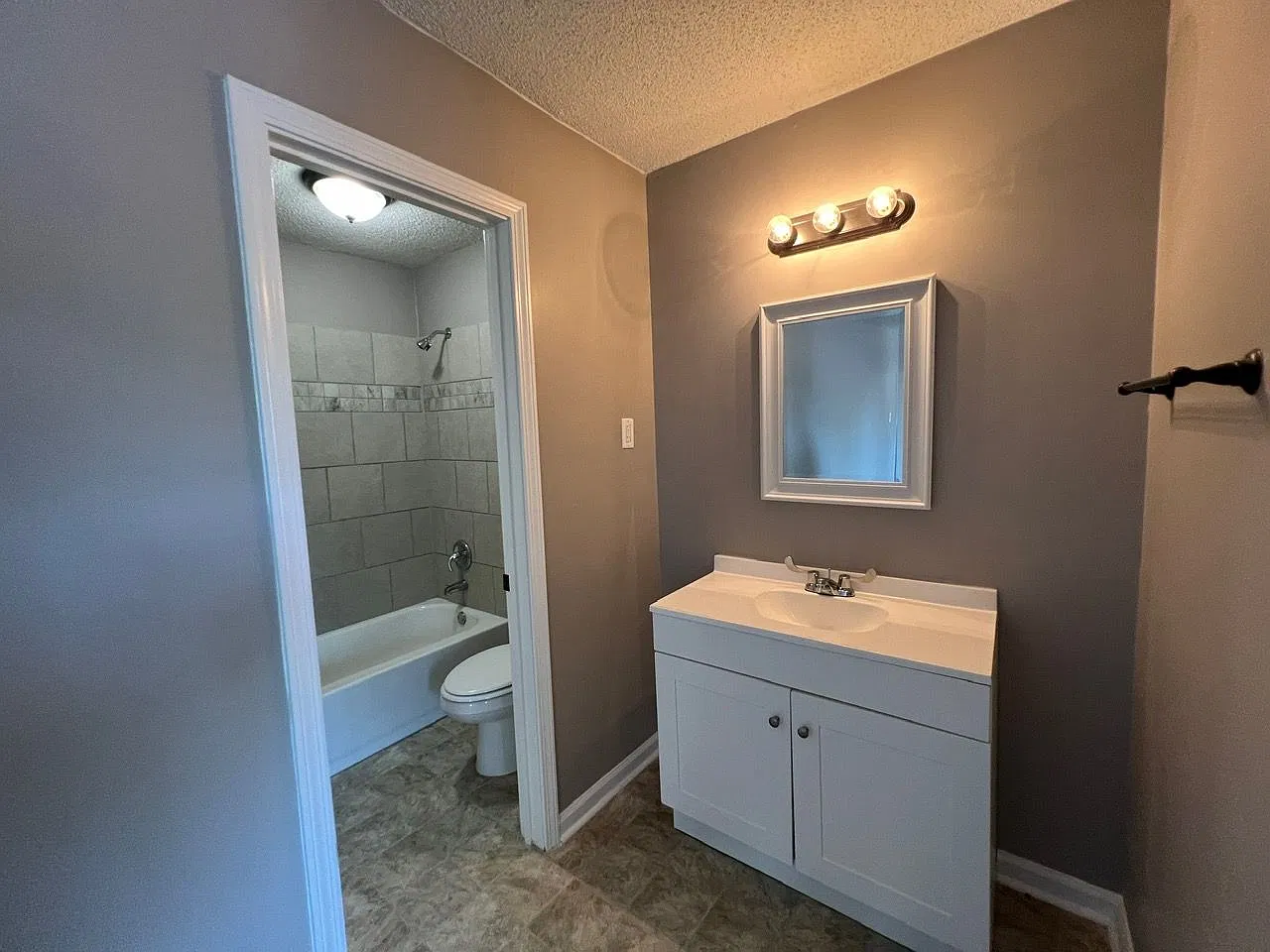 5995 Lofty Oak Rd — Photo 3