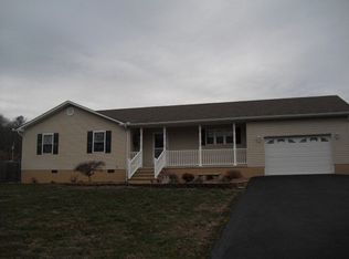 1520 Walker Cove Rd, Sparta, TN 38583