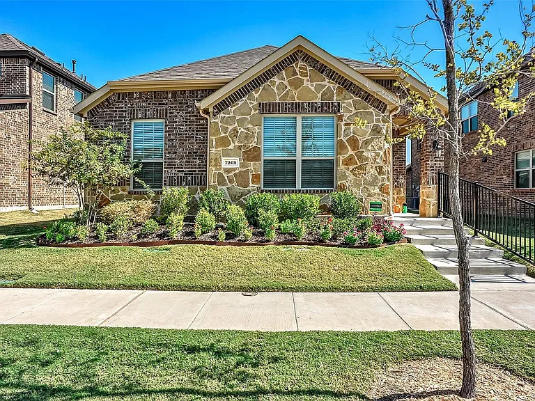 7205 Windy Meadow Dr — Photo 1