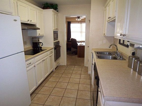 4th image of 4307 Greenbriar Dr
