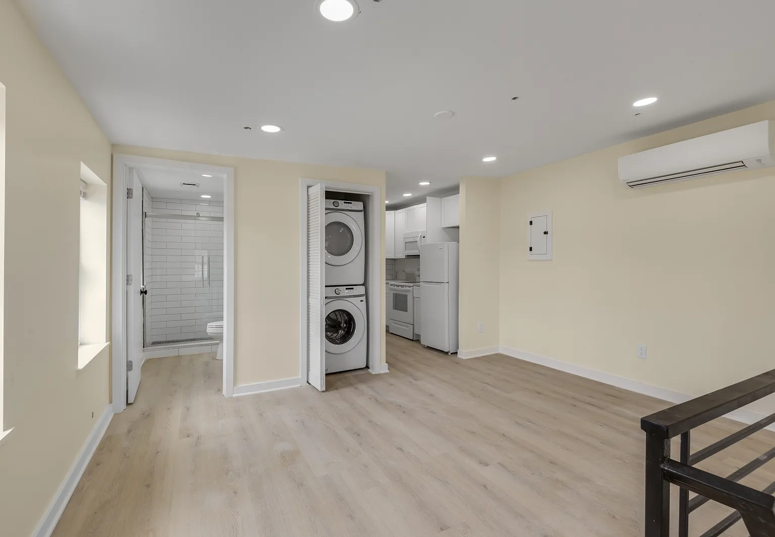 Studio, 700 sqft, $1,350 — Photo 1