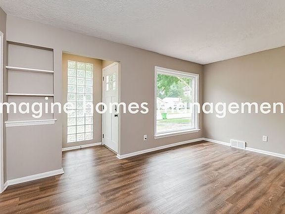 5th image of 1196 Orchard Heights Dr