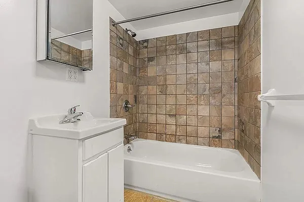 Rented by REAL New York | media 6