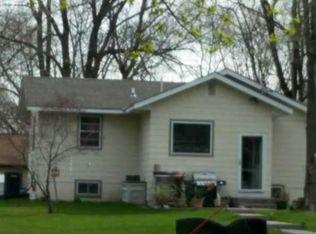 6410 E River Rd NE, Fridley, MN 55432