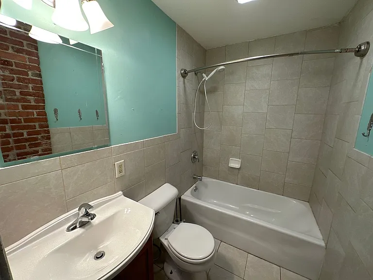 E Tompkins Ave 178-180 JLS — Photo 13
