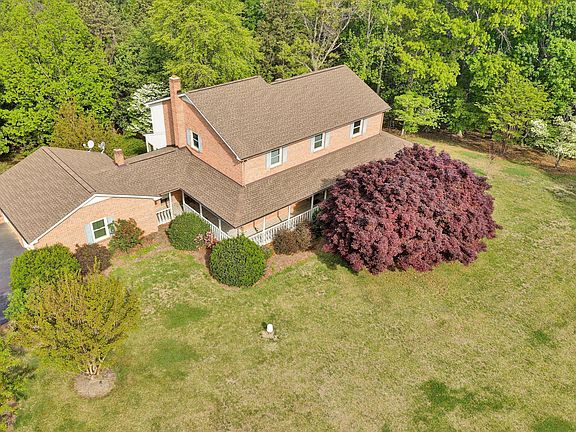 4th image of 2479 Old Quarry Rd