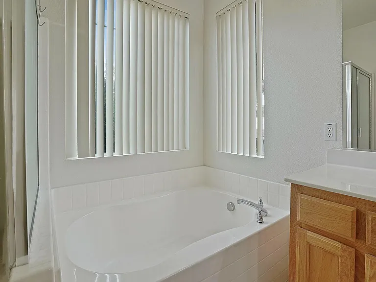 2390 Gibralter Ln — Photo 18