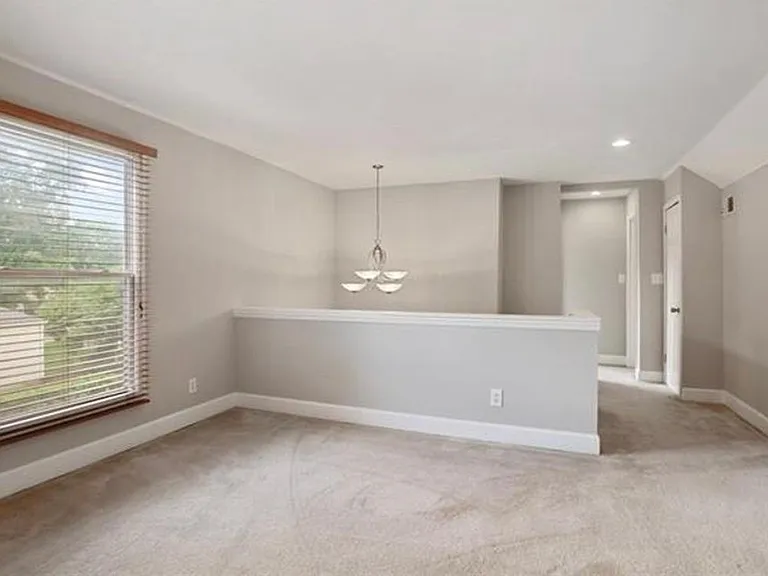 8416 State Line Rd — Photo 17