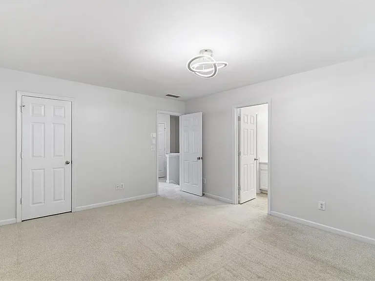 6710 Stoneleigh Way — Photo 16