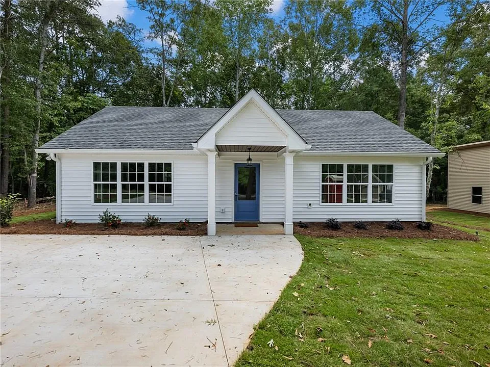 8079 Beachwood Dr
