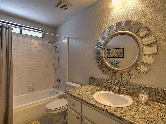 3rd image of 1100 River Rock Dr