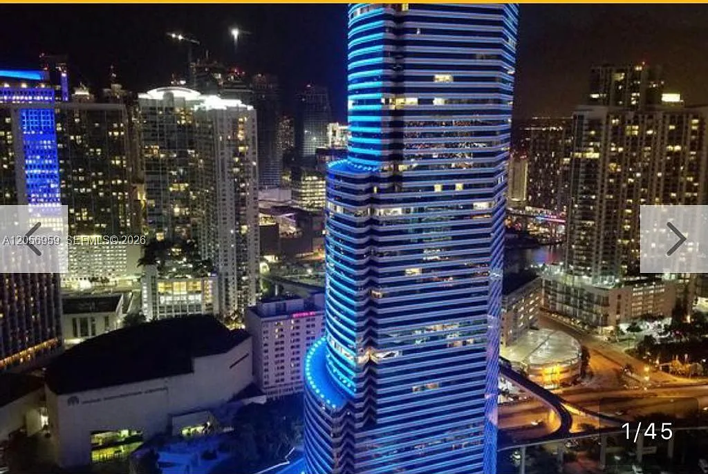 Centro Condo — Photo 1