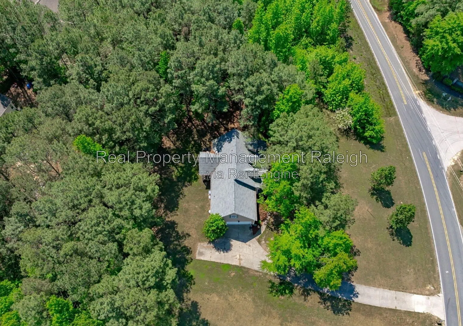 3 bed, 2.5 bath, 2062 sqft, $2,100 — Photo 4