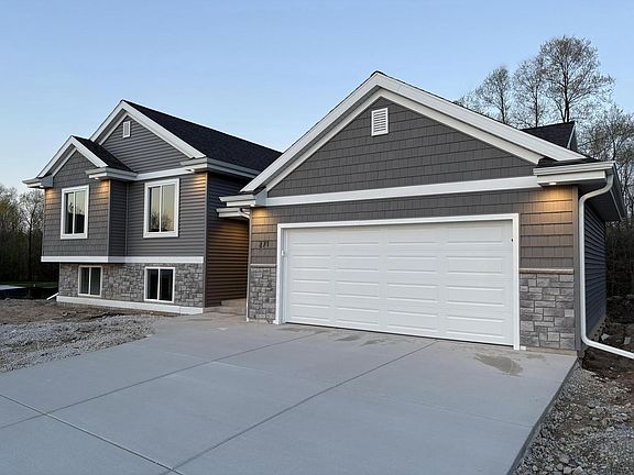 4th image of 271 Cardinal DRIVE