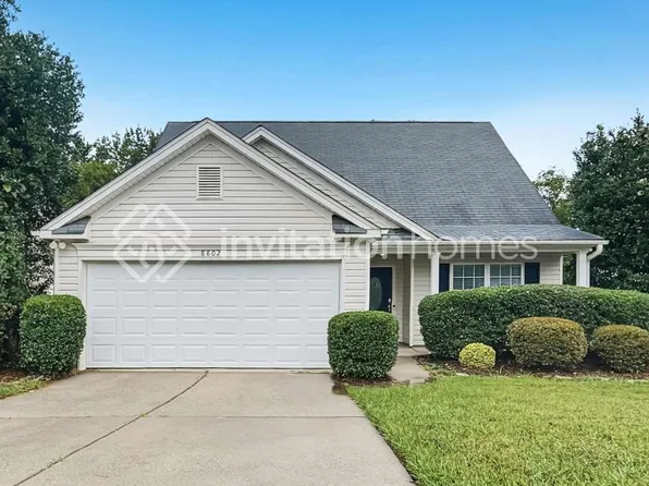 8802 Laurel Run Dr, Charlotte, NC 28269