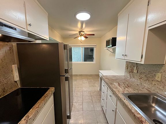 3rd image of 219 Rushmore Ln APT 6