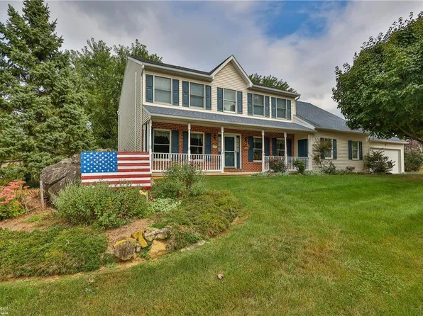 1705 Fox Hollow Ln, Easton, PA 18040
