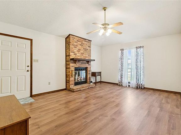 4th image of 729 Iberville St
