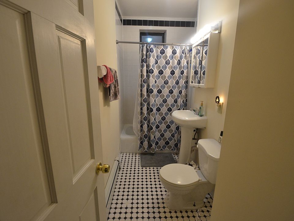 1st image of 407 Marlborough St #24