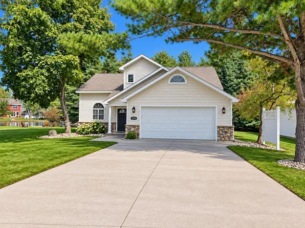 1210 Long Point Dr, Houghton Lake, MI 48629