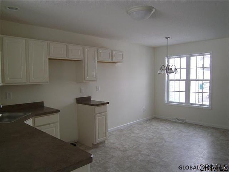 3rd image of 3B BREEZY POINTE Way