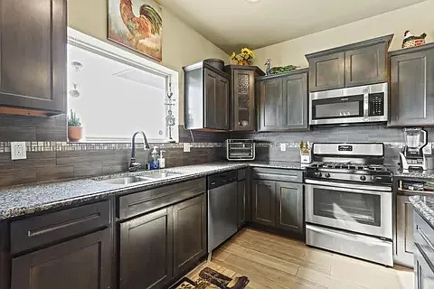 4 bed, 1848 sqft, $2,150 — Photo 4