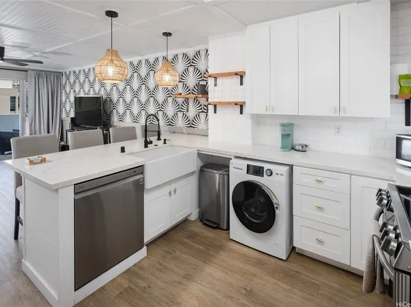 2421 Ala Wai Blvd APT 904, Honolulu, HI 96815