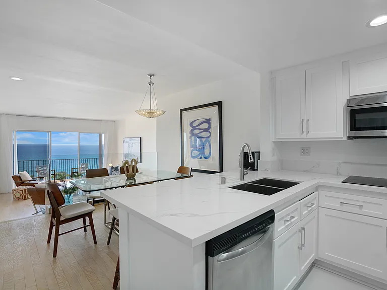 18111 Coastline Dr #2 — Photo 25