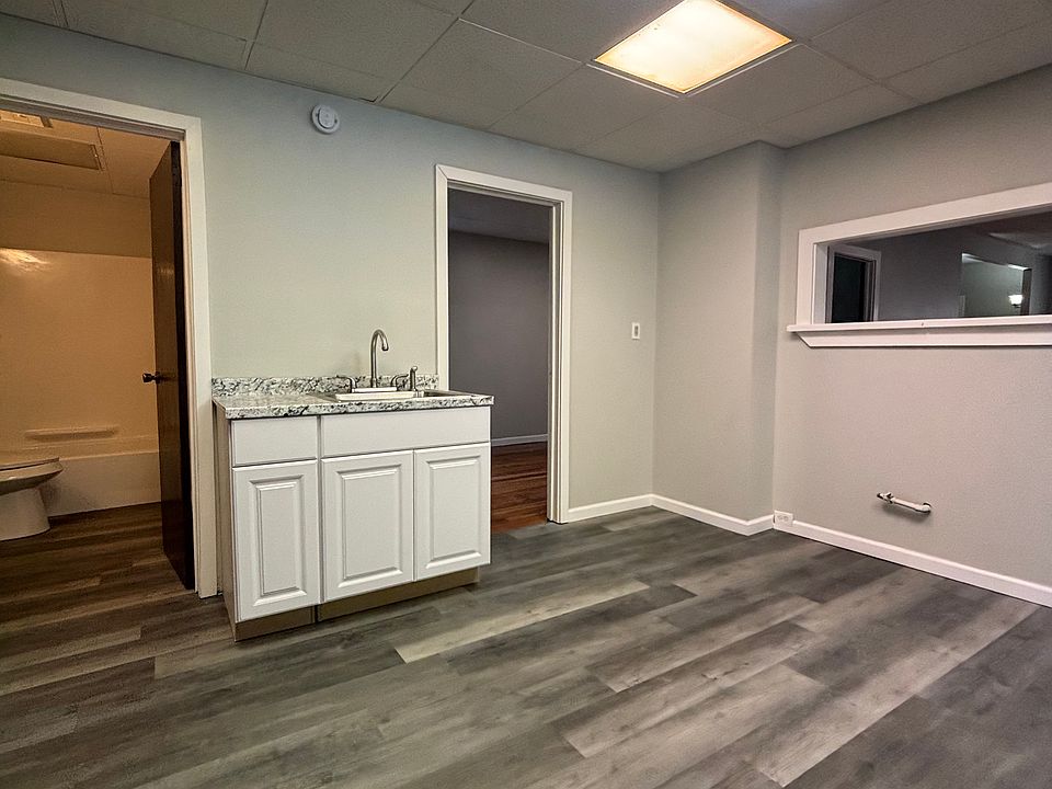 1st image of 270 Grote St #2