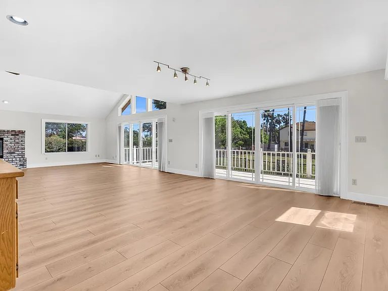 5650 Edgeview Dr — Photo 20