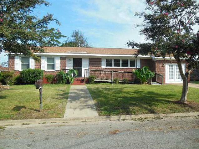 1st image of 1302 Warfield Dr