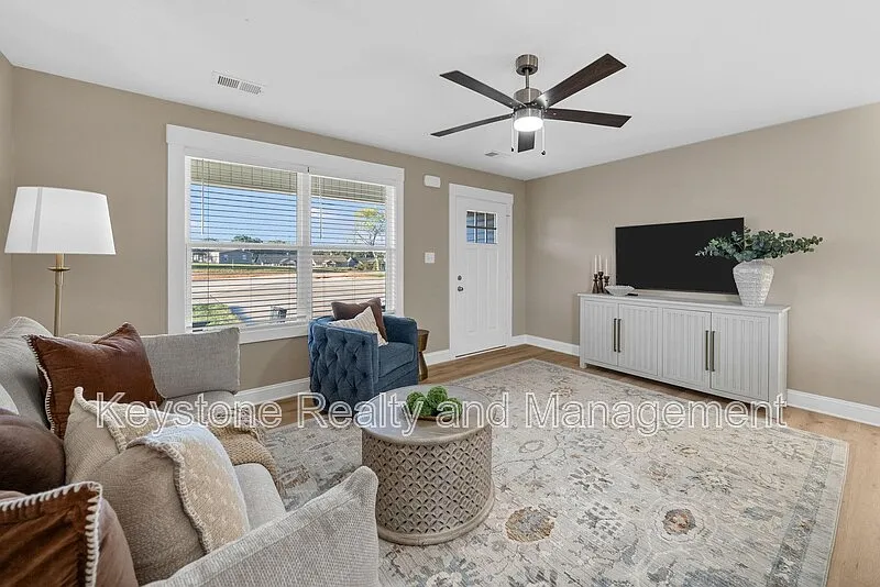 2 bed, 2.0 bath, 1244 sqft, $1,250 — Photo 3