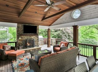 26 Crest Dr, Basking Ridge, NJ 07920