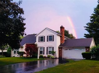 15 Hunters Pointe, Pittsford, NY 14534