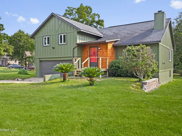 4620 Holly Heath Dr, Gautier, MS 39553
