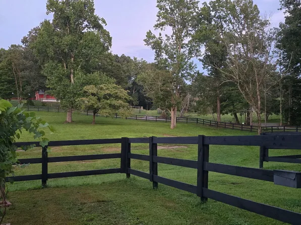 267 Cape Rd, Jamestown, KY 42629