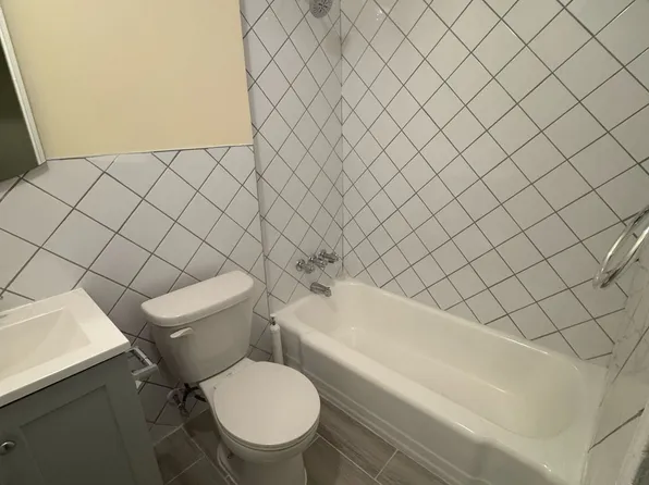 (undisclosed Address), Rosedale, NY 11422