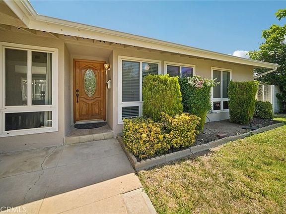 3rd image of 9518 Ruffner Ave
