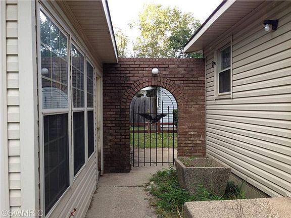 3rd image of 5839 Averill Ave SW
