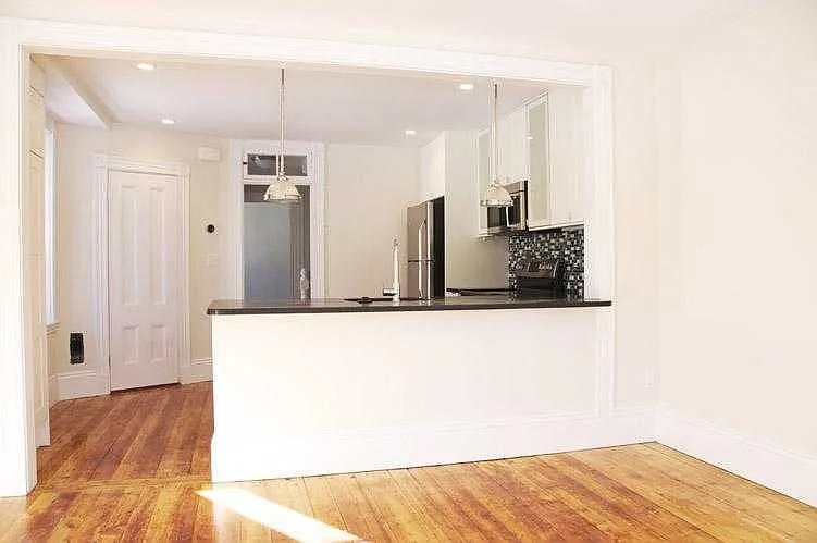 Windsor St