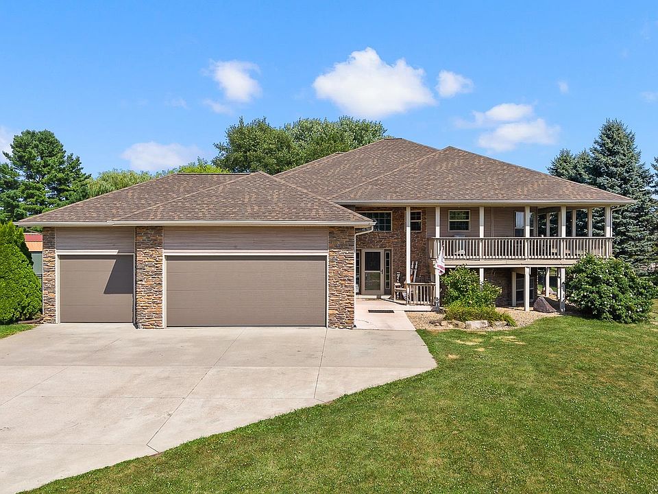 1st image of 2306 Surrey Ln