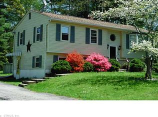 20 Mapleshade Ave, Plainfield, CT 06374