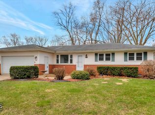 62 Greenlawn Dr, Kankakee, IL 60901