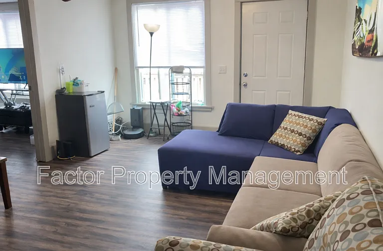 103 Locust St #1 — Photo 3
