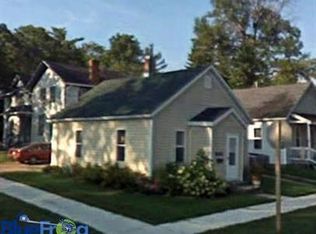 406 W Spring St, New London, WI 54961