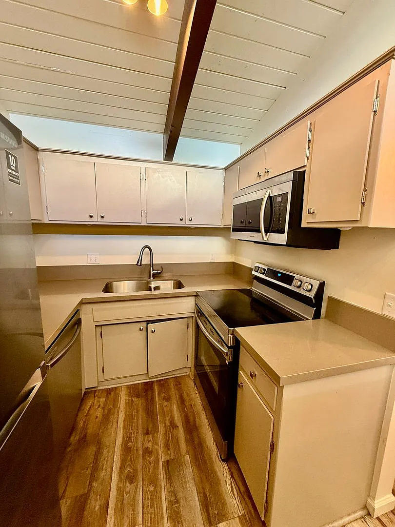 Mammoth Mountain Apartments — Photo 3