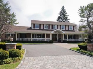 20 Sagamore Dr, Syosset, NY 11791