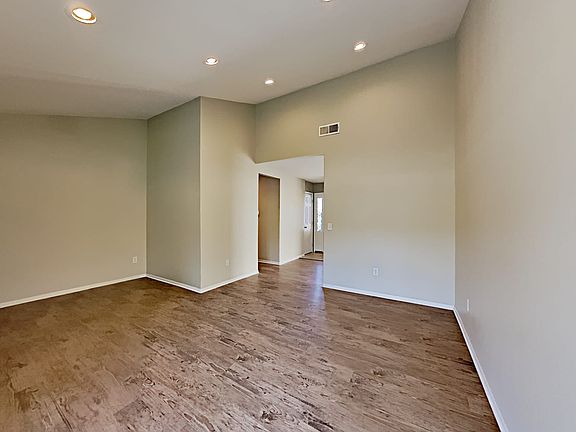 5th image of 12397 Aralia Dr