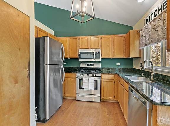 2nd image of 1325 Amherst Ct