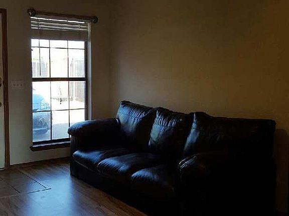 3rd image of 9605 Dover Ave
